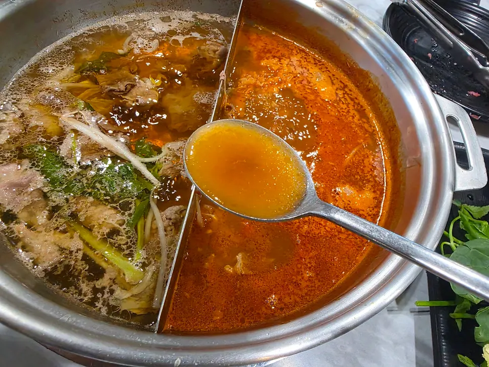 Beef shabu-shabu eaten with sauce