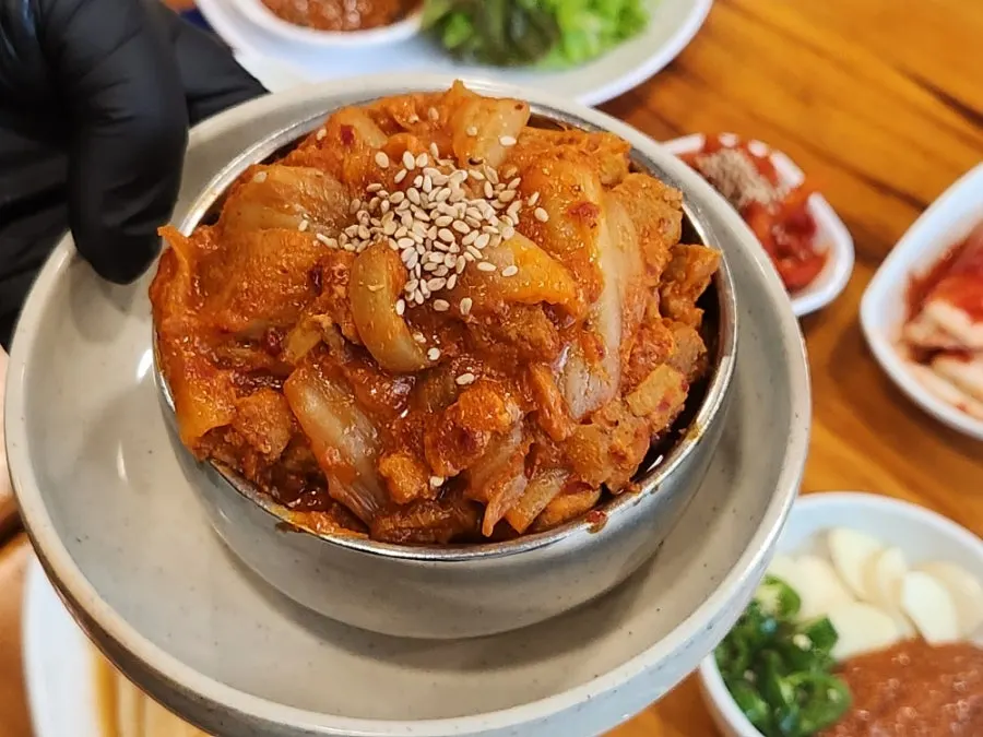 감자탕 냄비에 볶은 볶음밥