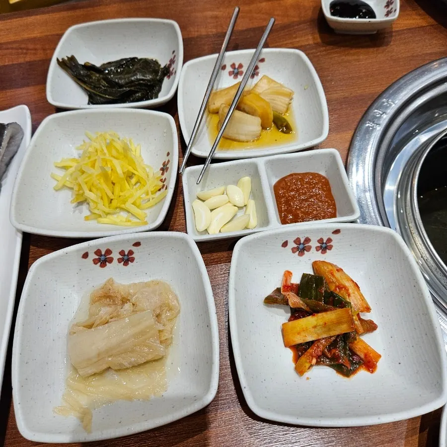 장어 전용 소스와 쌈장, 기름장