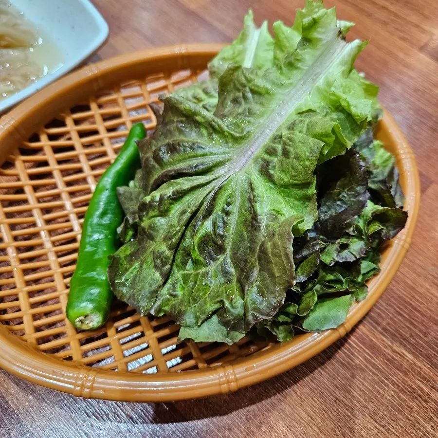 무한리필 주문 시 세팅되는 반찬 상차림