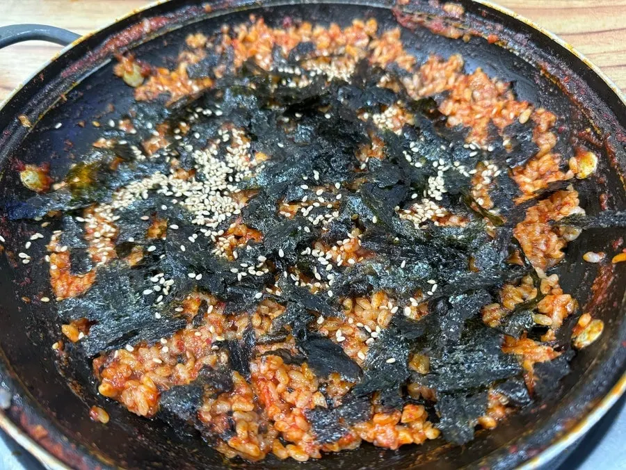 꼬막살을 곁들인 흰밥