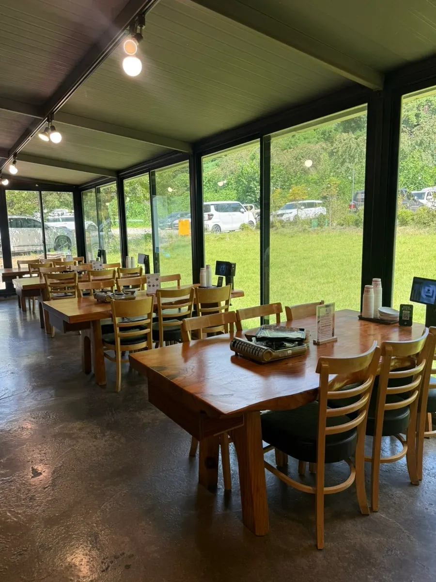 Floor seating suitable for group reservations