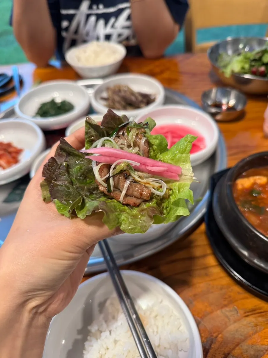 연탄불에 초벌해 나온 파전불고기 클로즈업