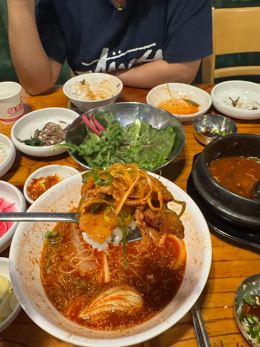 빨간 양념의 연탄 고추장불고기 2인분