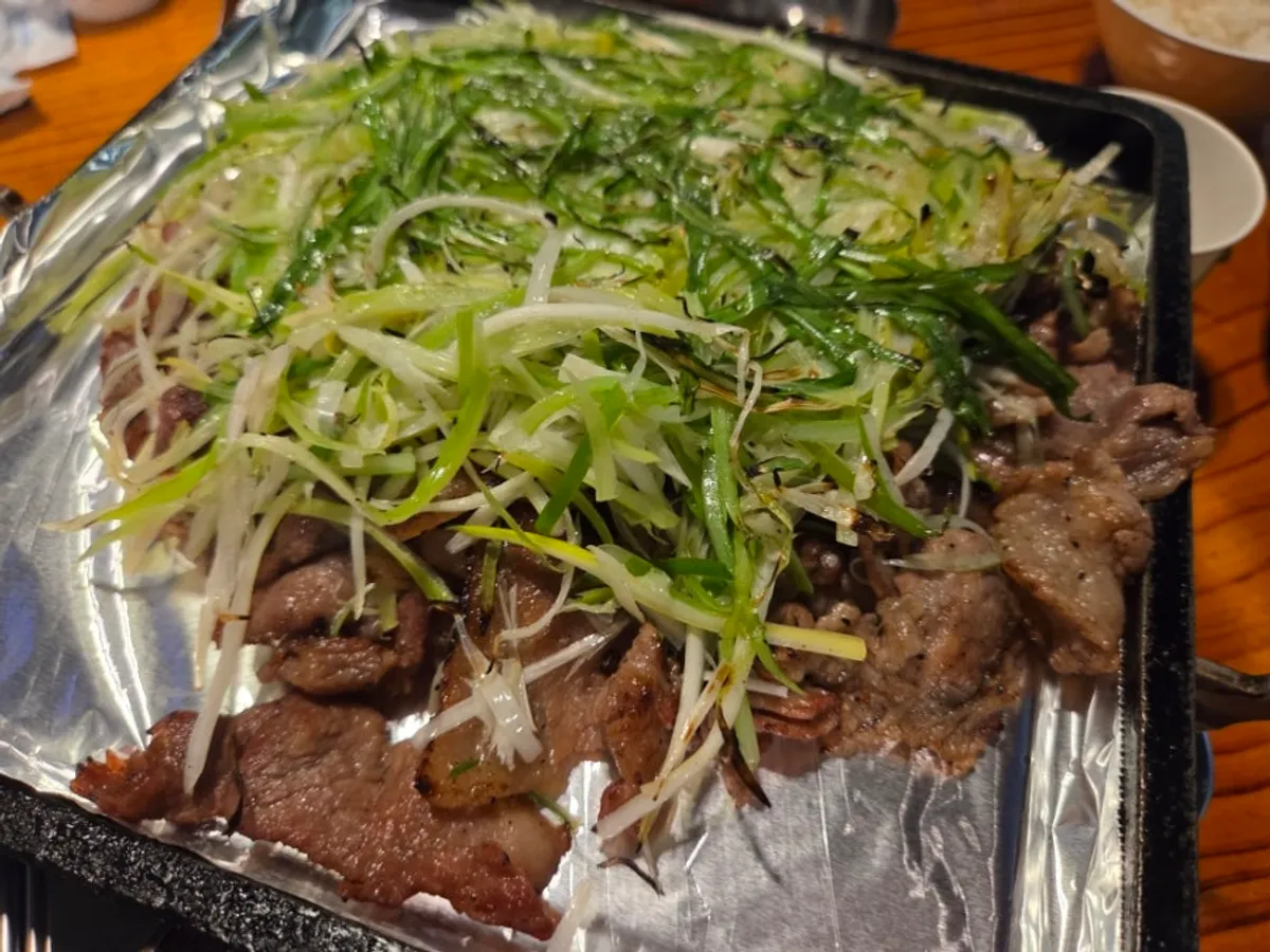 Charcoal bulgogi table setting at Bulhyangjip Mulwang Lake Main Branch