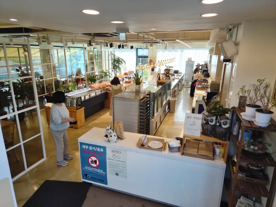 1st-floor bakery and seating area at Flowerpot Cafe