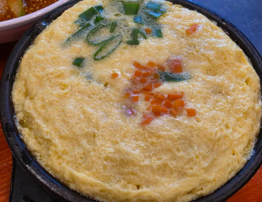기본으로 나온 시골 할미 된장찌개