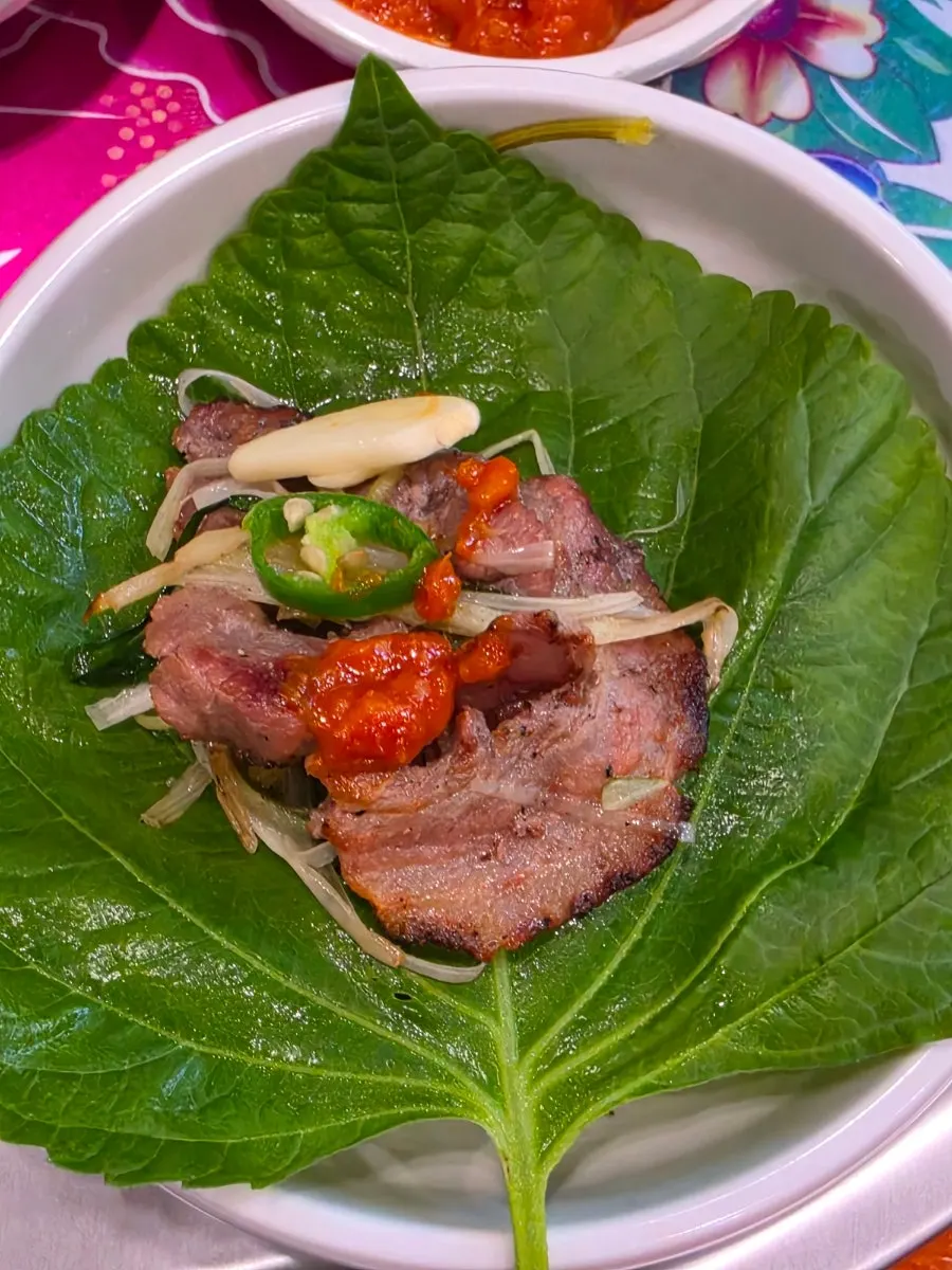 파채가 올라간 연탄 파전 불고기