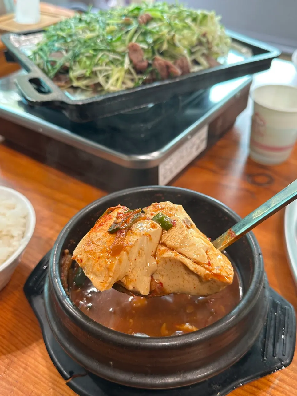 순두부가 들어간 시골할매 된장찌개