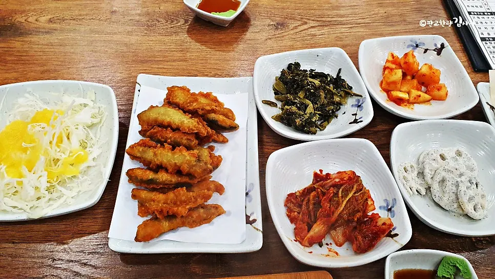 Crispy fried loach ordered in the small size