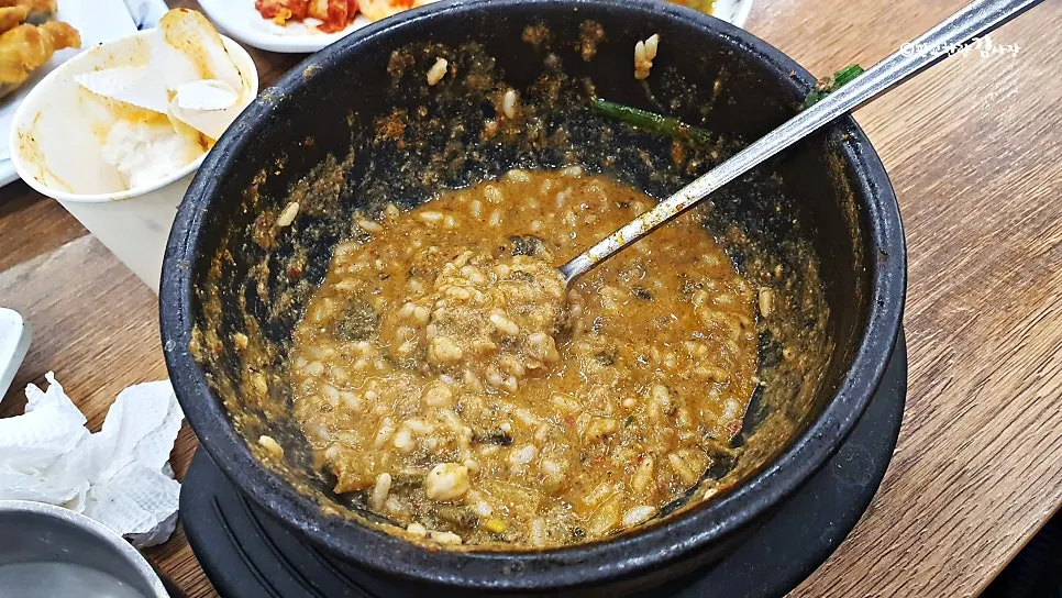 Scorched rice made from the pot rice as a final course