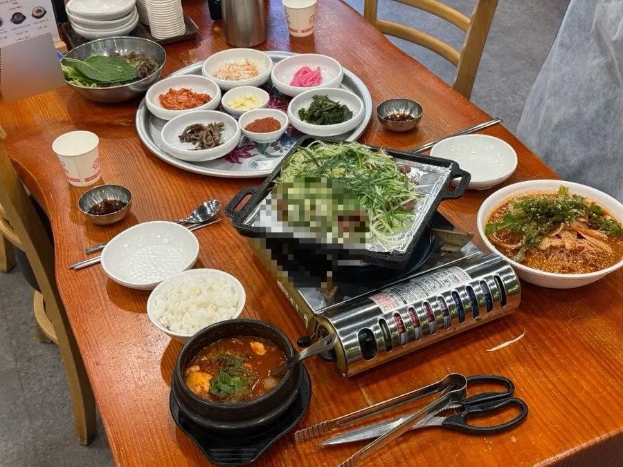 파 아래 깔린 연탄불고기