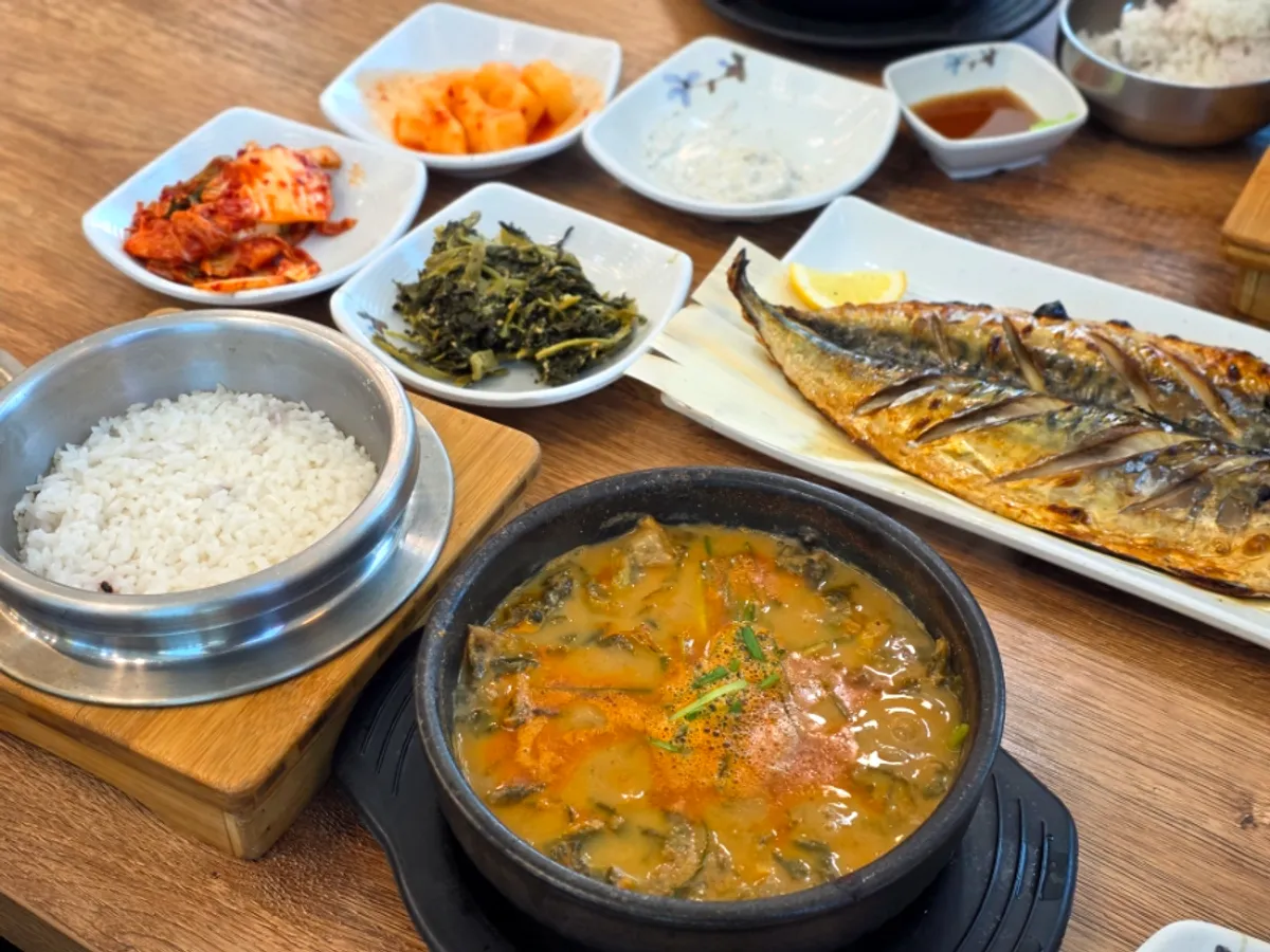 목감동 설악추어탕 추어탕과 고등어구이 상차림