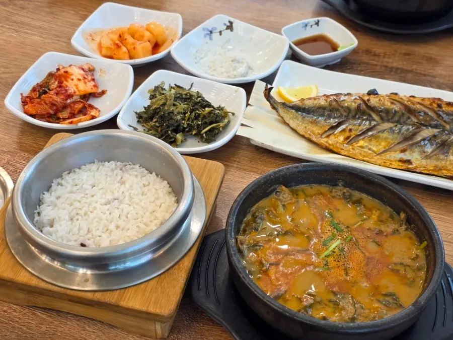반찬을 담을 수 있는 셀프바