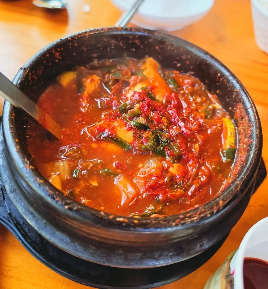 불향집 점심한상에 포함된 비빔국수