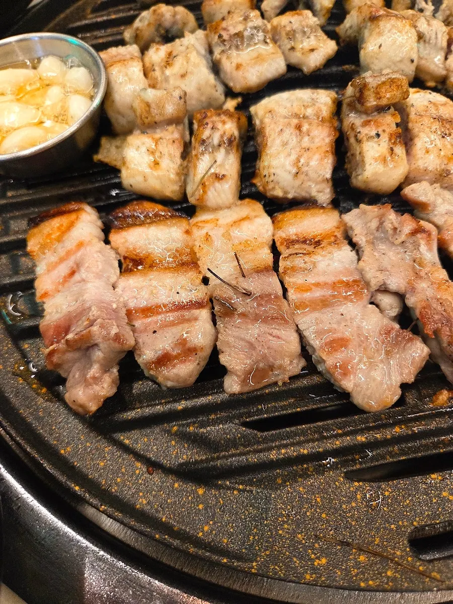 무한리필로 추가한 장어와 고기