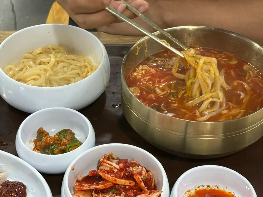 A generous serving of kalguksu noodles
