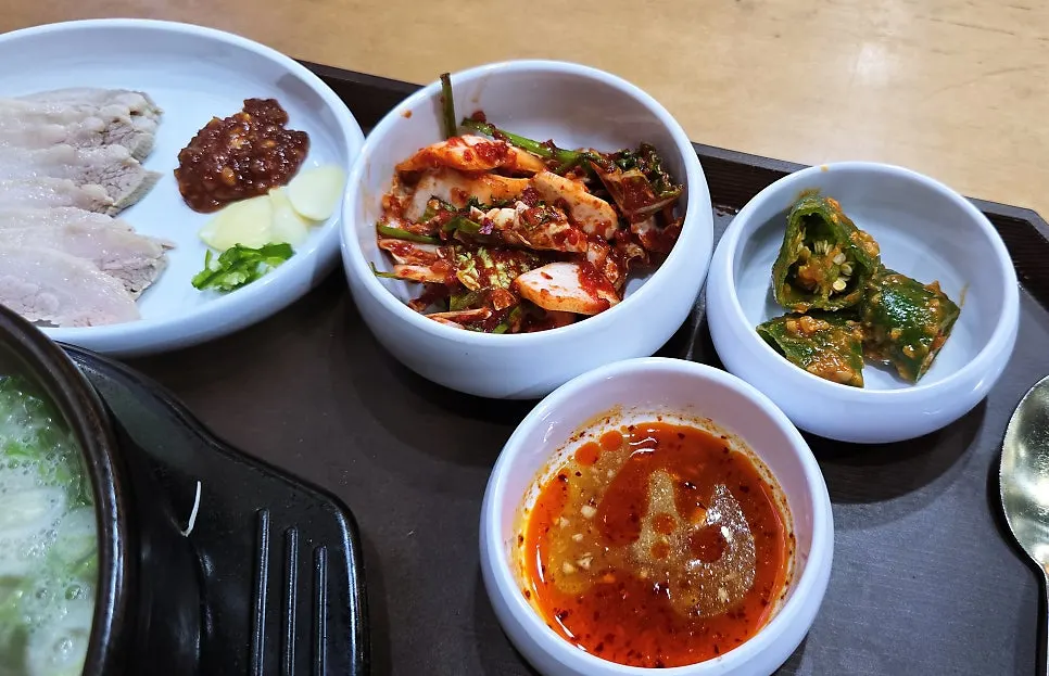 Bone tang-bap generously filled with bone