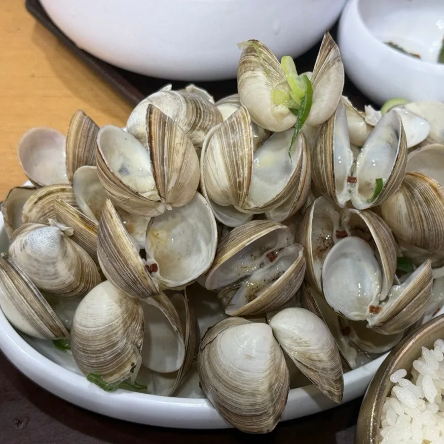 Clam meat set aside separately