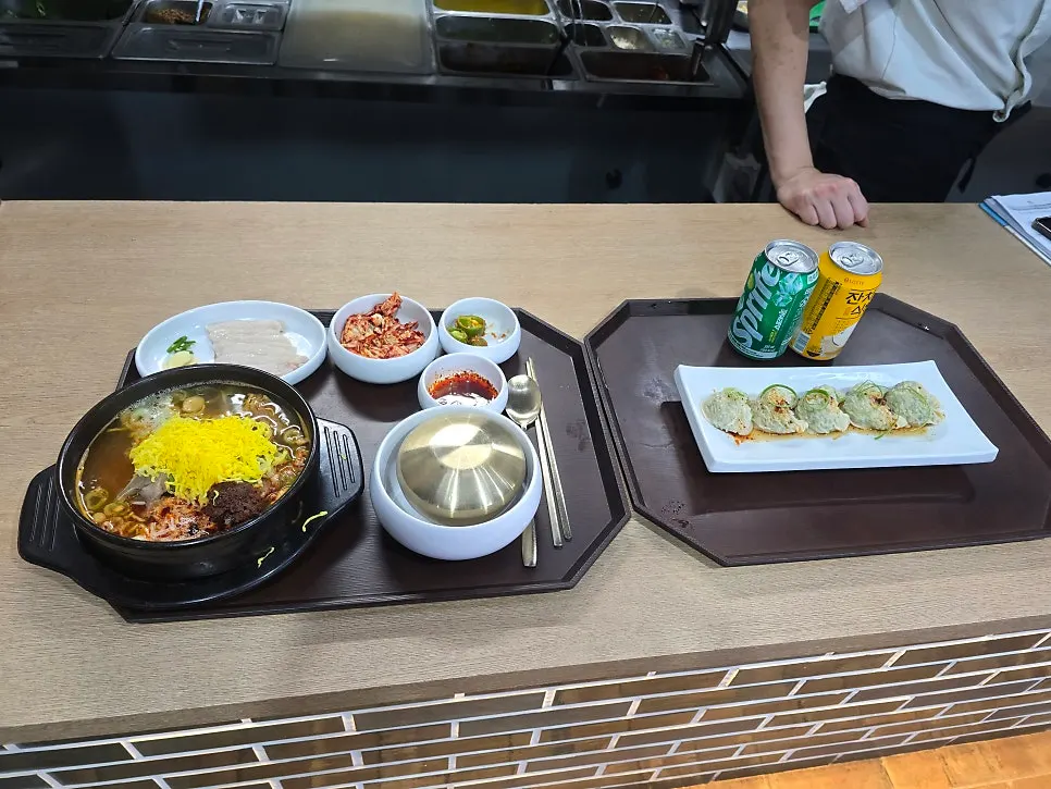 Order tray picked up from the pickup counter