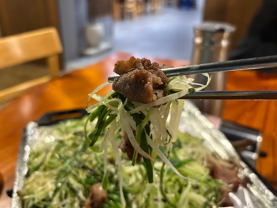 Pajeon bulgogi with thinly sliced pork underneath