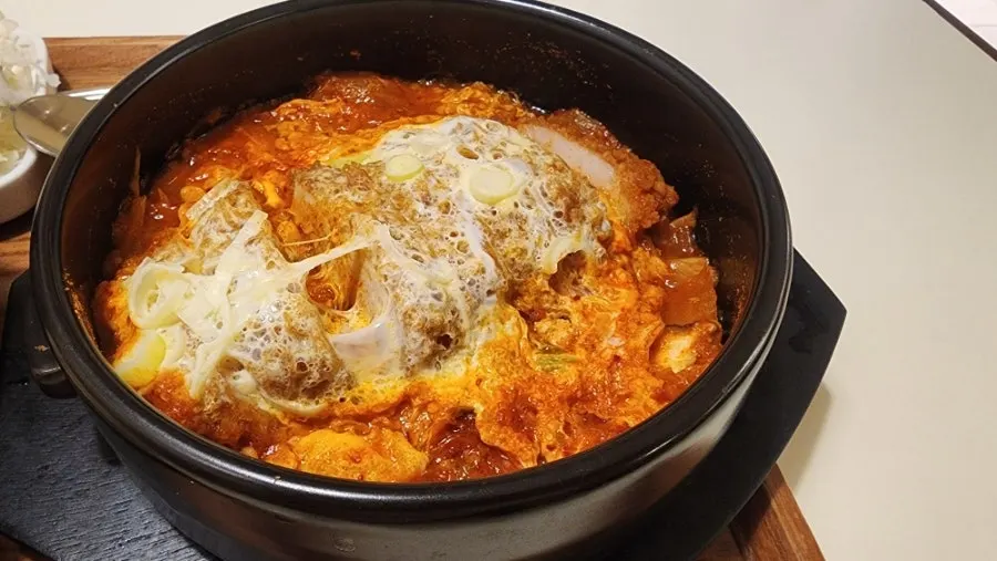 Tray with kimchi nabe, rice, and soup