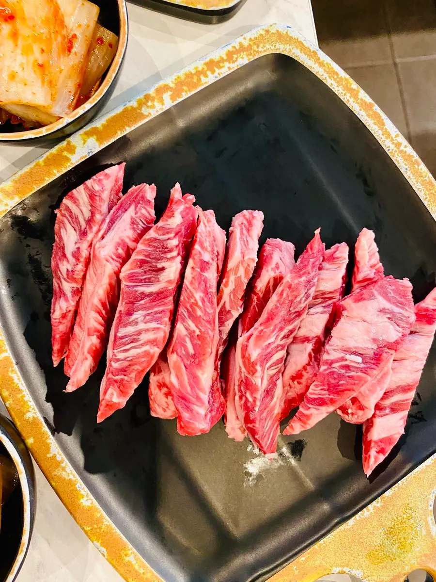 국내산 양념돼지왕갈비 350g 한 접시