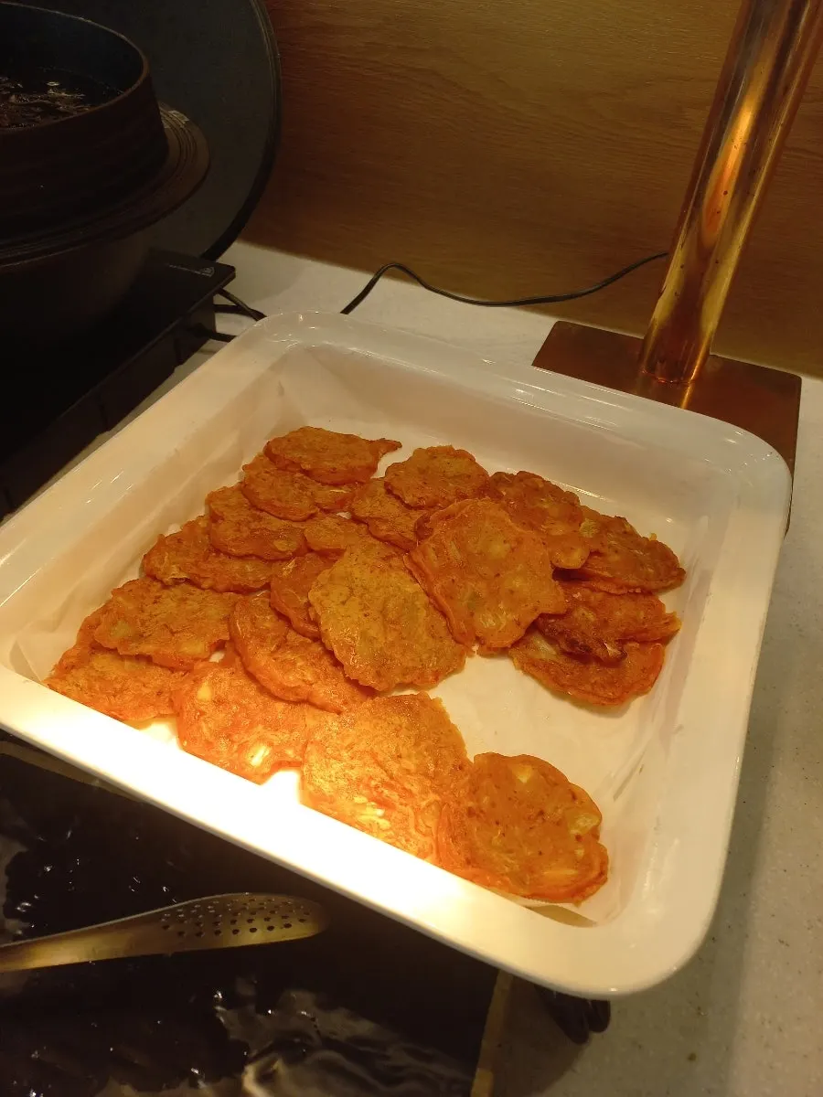 Tteokbokki at the self-serve bar