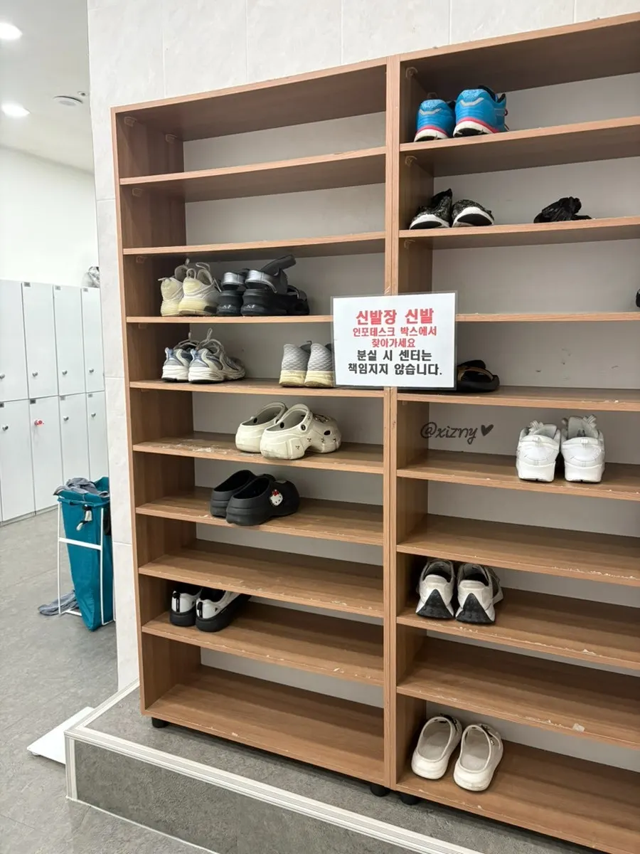 Prime Fit men’s and women’s locker rooms and shoe lockers