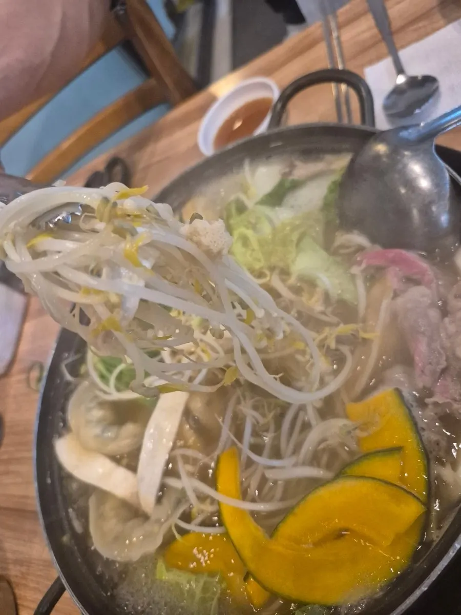 만두소가 꽉 찬 손만두 단면