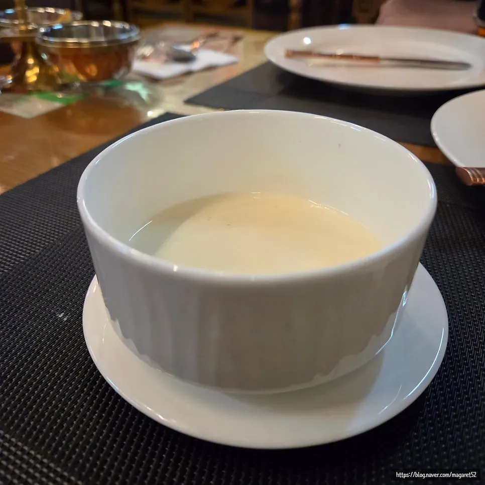 SET C 첫 순서로 나온 스프
