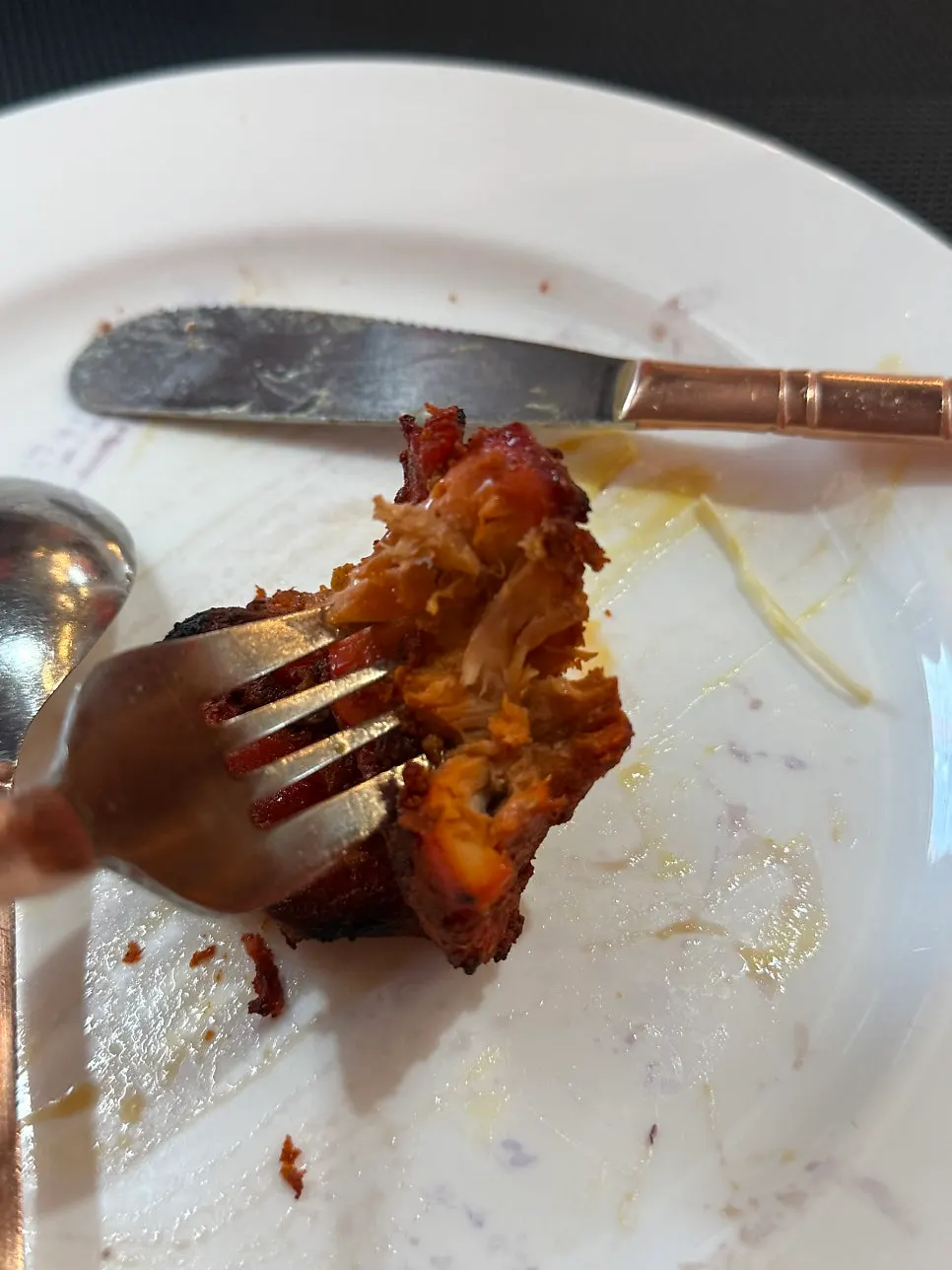 속살이 보이는 탄두리 치킨