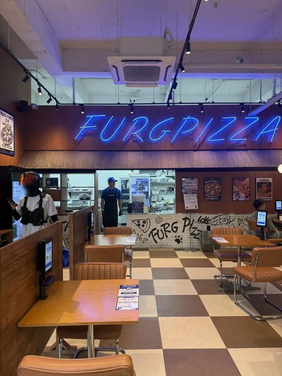 Entrance to Pug Pizza House Sillim Branch