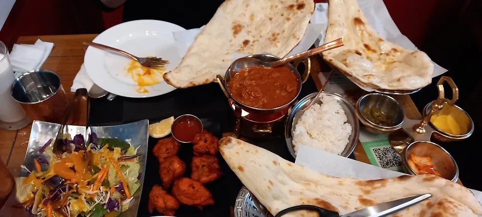 SET C with curry and tandoori chicken