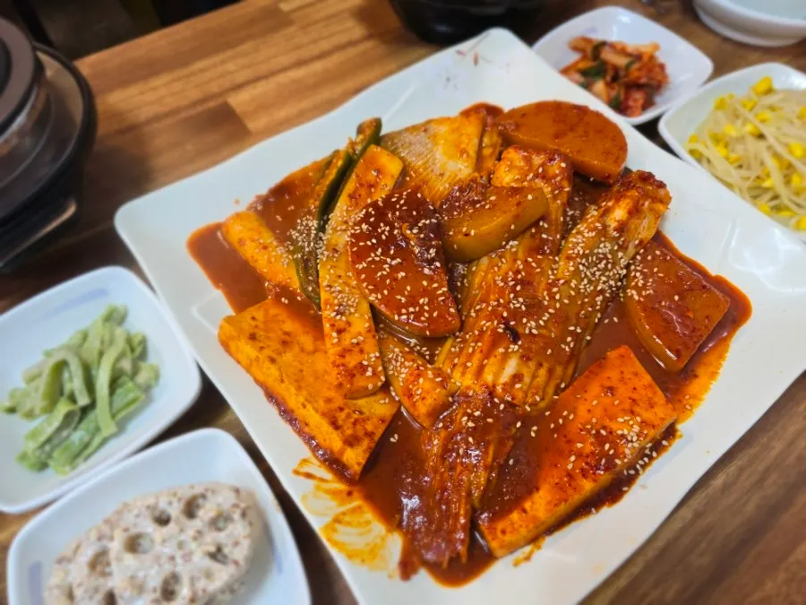 推荐作为香辣韩餐的辣炖鳐鱼