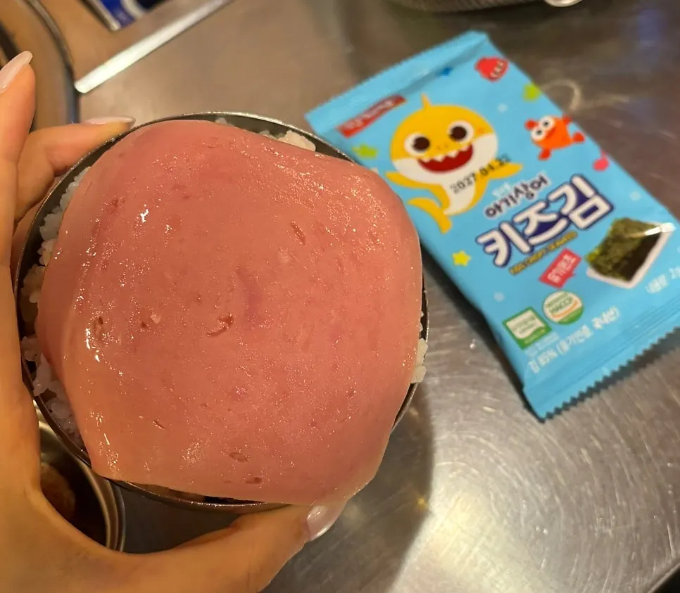 Child's meal set on baby dishes