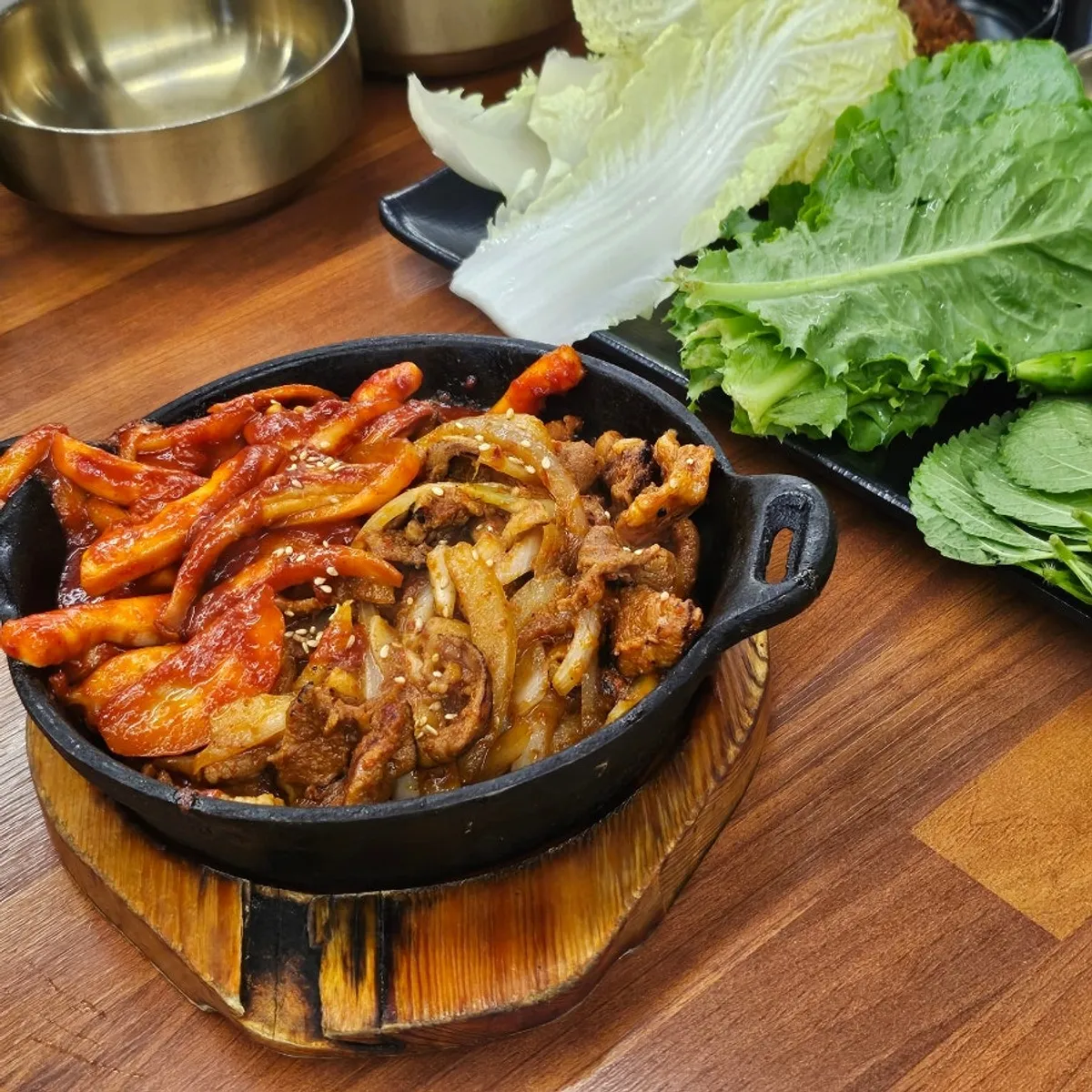 Pork bulgogi and squid stir-fry from the deuljeongsik set
