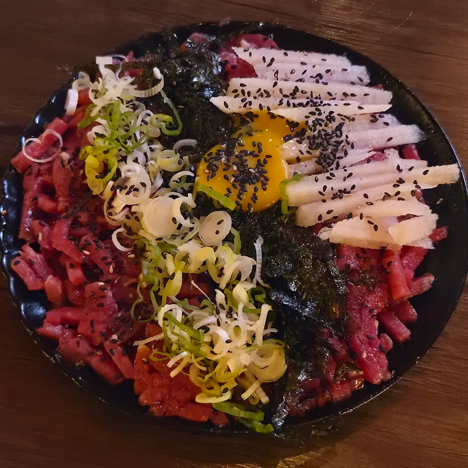 Yukhoe-ui Jeongseok served slightly frozen