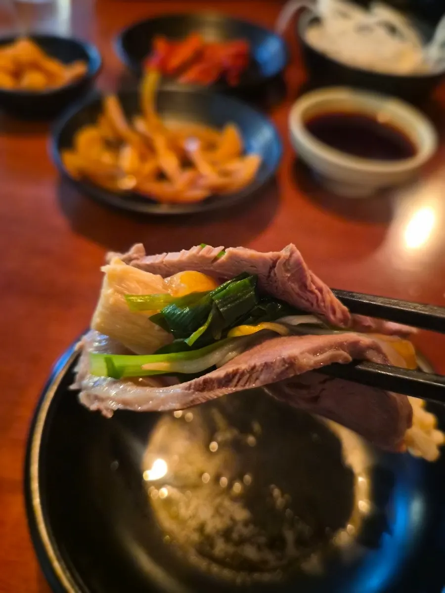부드러운 아롱사태와 쫀득한 스지 건더기