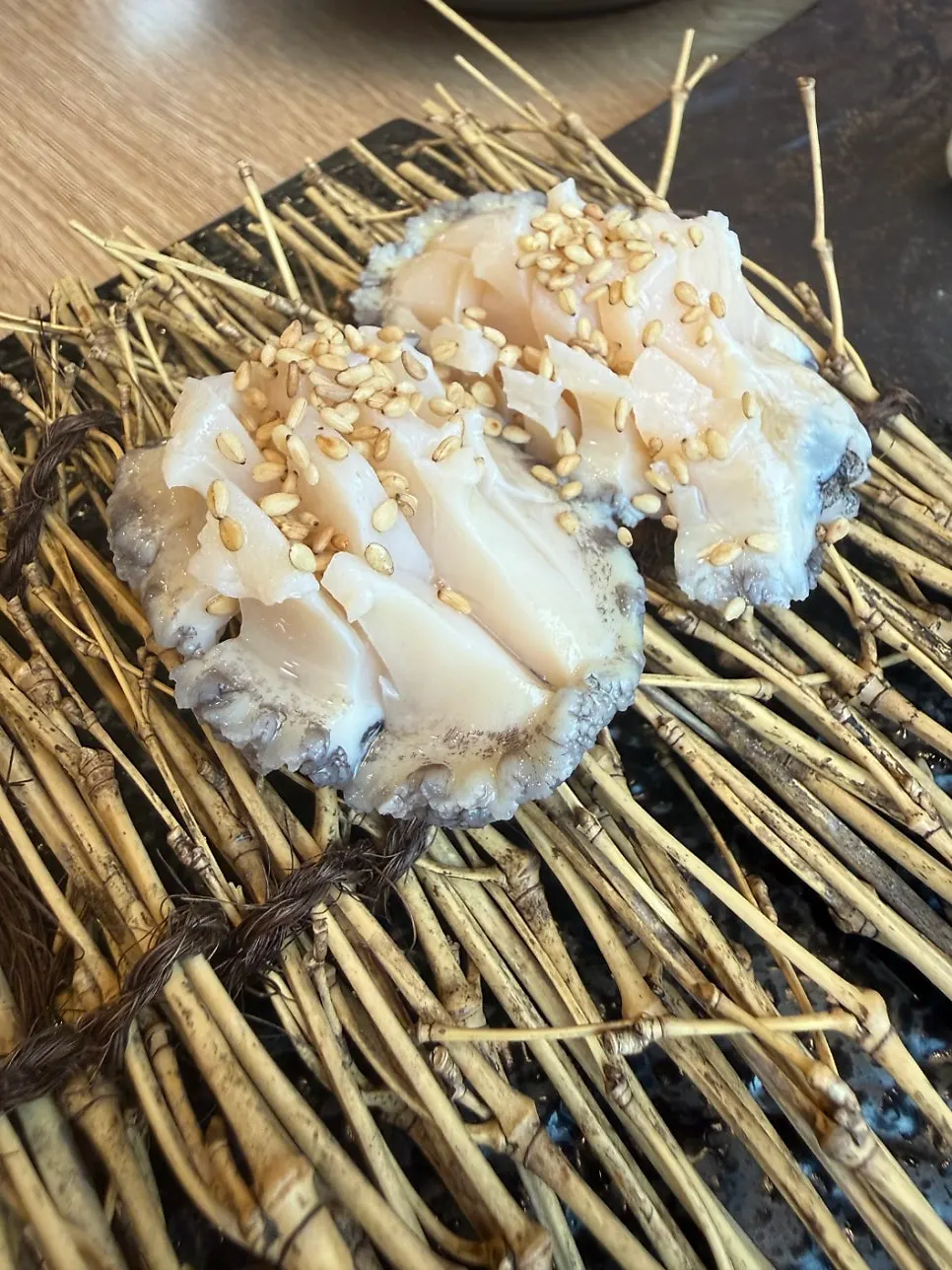 제철 해물찜과 구이 접시