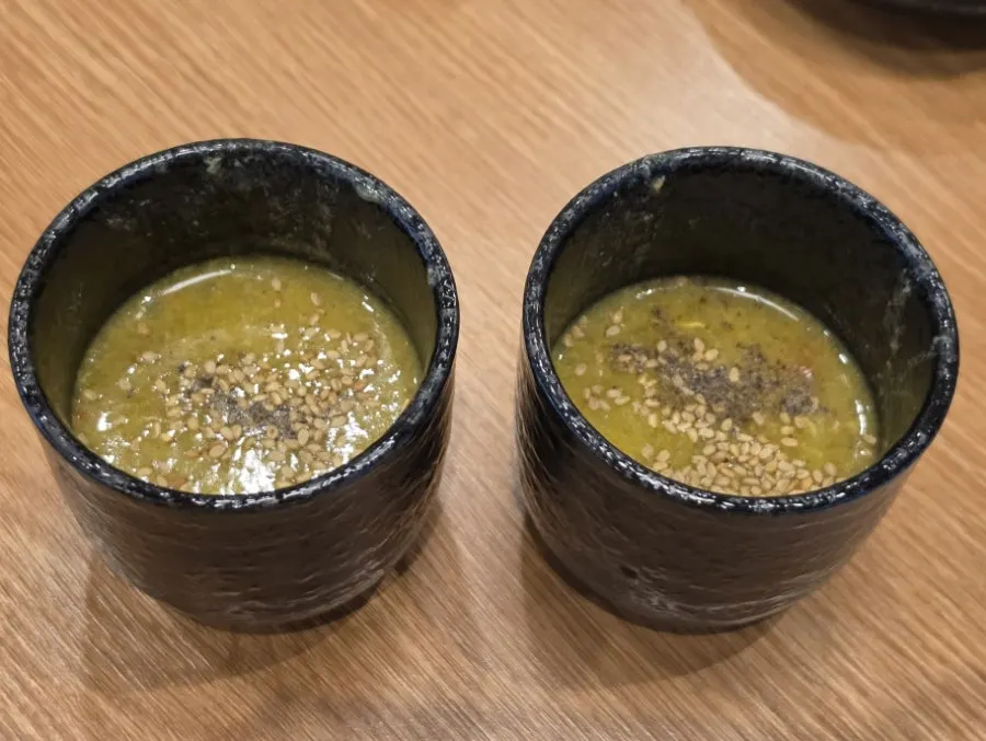 Abalone gut soup, the first dish of the course