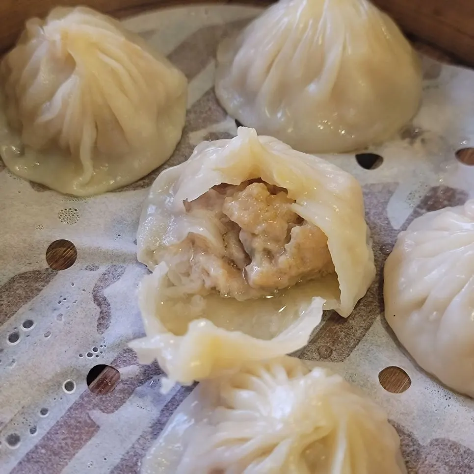 육즙이 비치는 신복면관 쇼롱포오