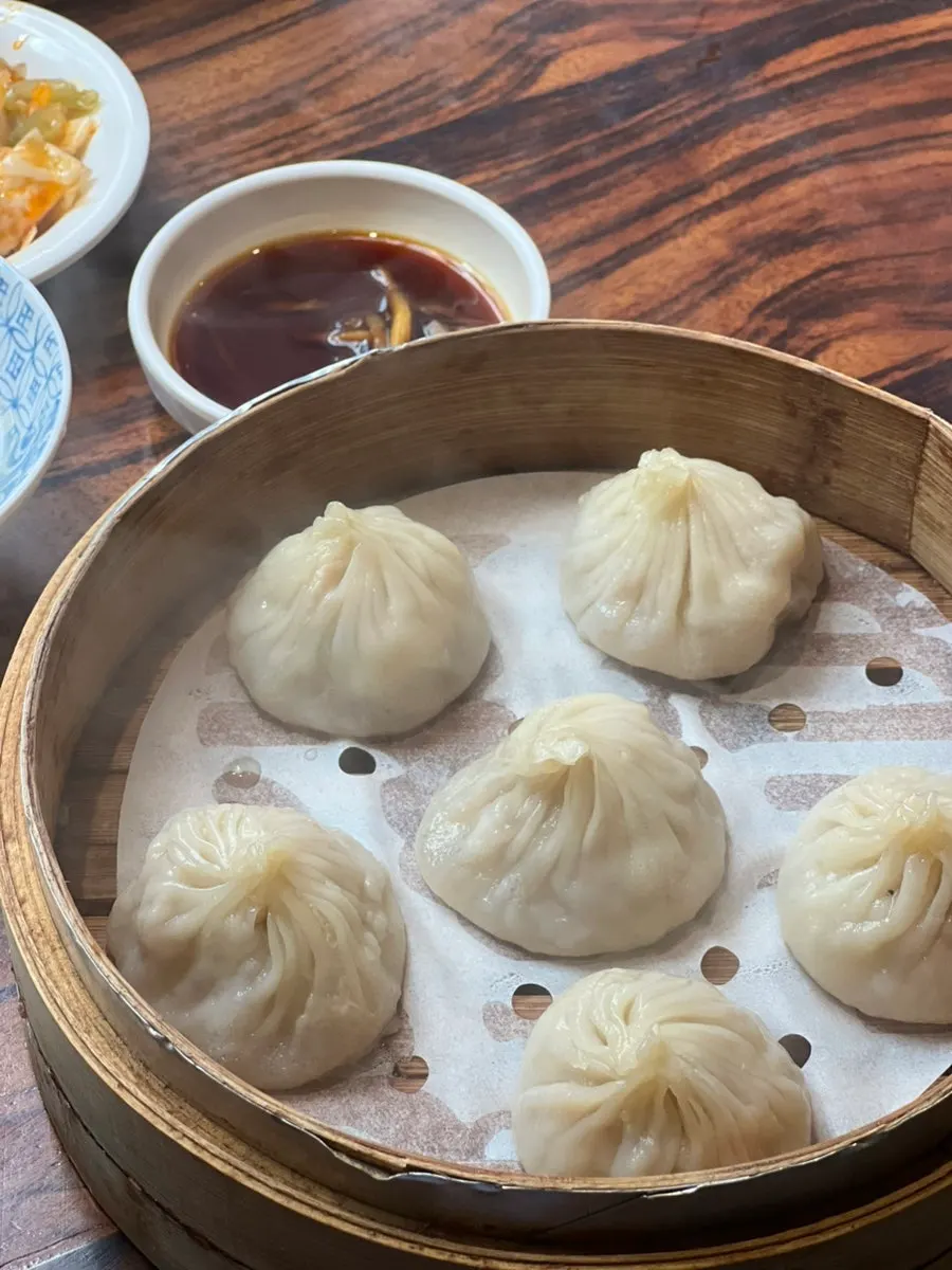 밥과 함께 먹는 매콤한 호랑이 덮밥