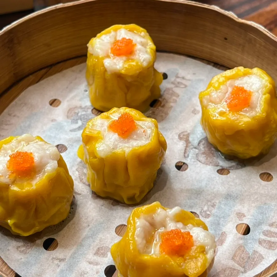 간장에 찍은 샤오롱바오 한 알