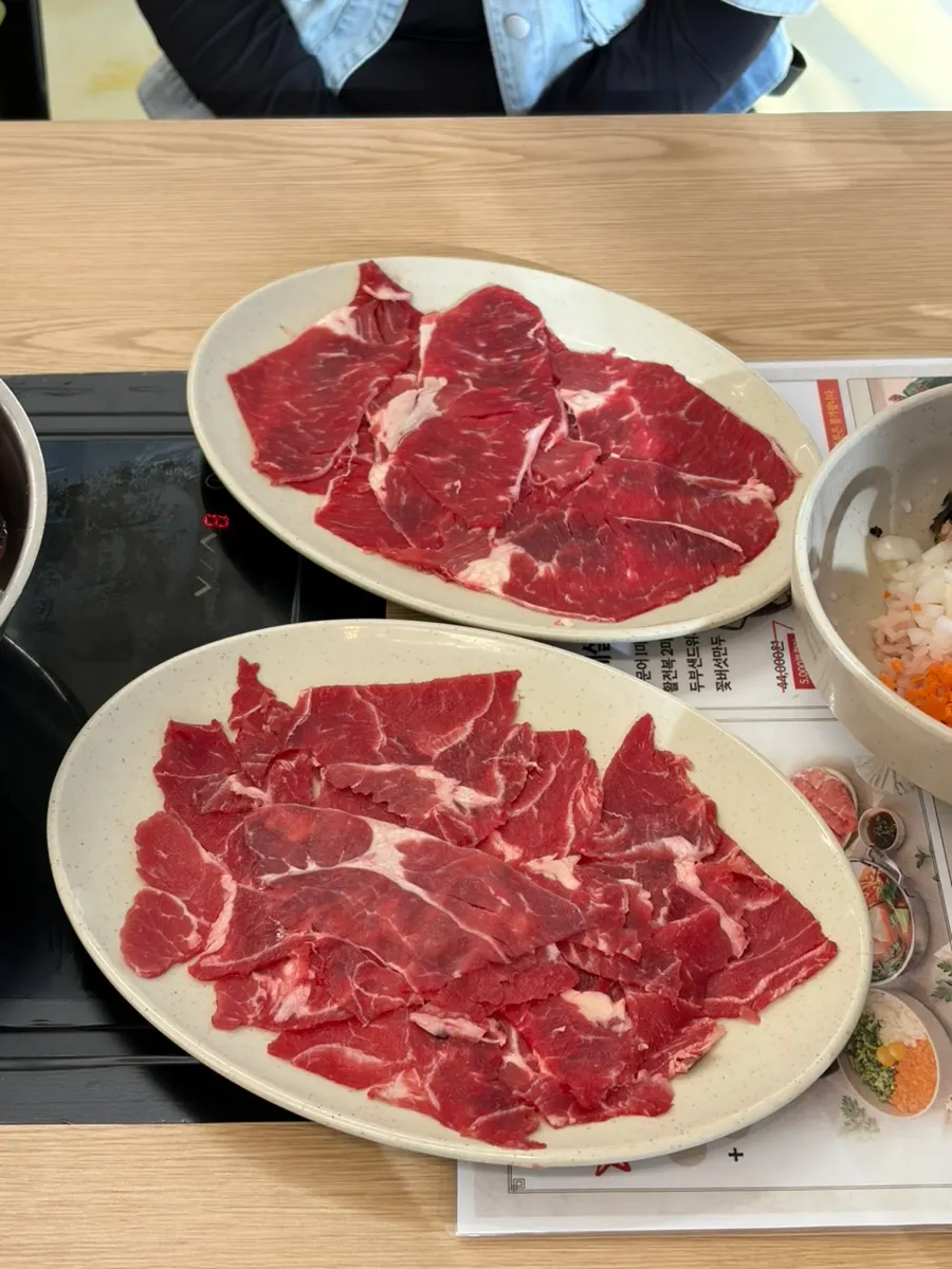 기본으로 나온 열무보리 비빔밥