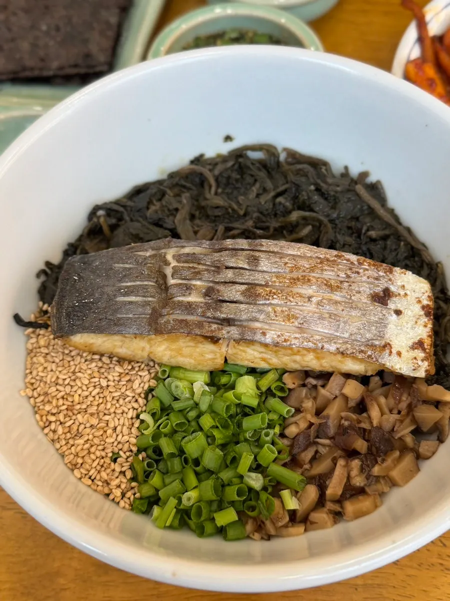 A bowl of mackerel gondre rice bowl at Hyangtaek