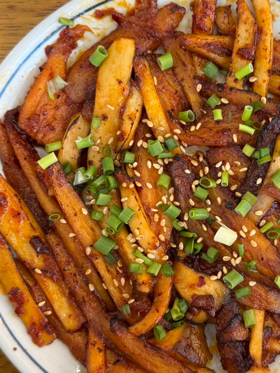 A plate of grilled deodeok with mushrooms at Hyangtaek
