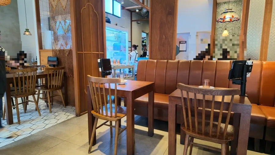 신촌 유플렉스 옆 청화원 외관