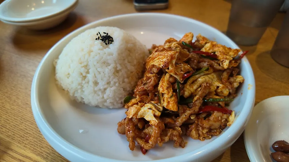 청화원 호랑이덮밥 한 그릇