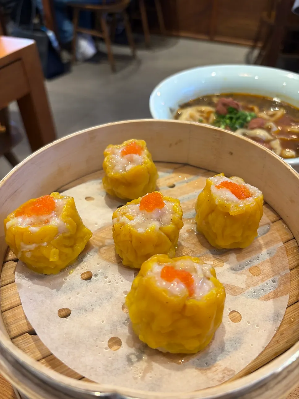 날치알 올린 쇼마이 딤섬